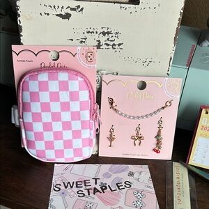🎀Pink Checkered Tumbler Pouch by Packed Party 🎀 Chain Charms